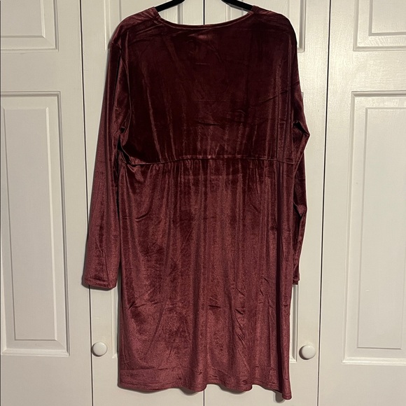 Serra Deep Rose Pink Velvet Holiday/Party/New Years Eve Dress - Picture 5 of 8